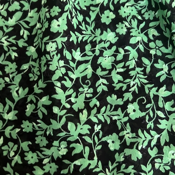 Green and Black Blouse - Picture 2 of 3